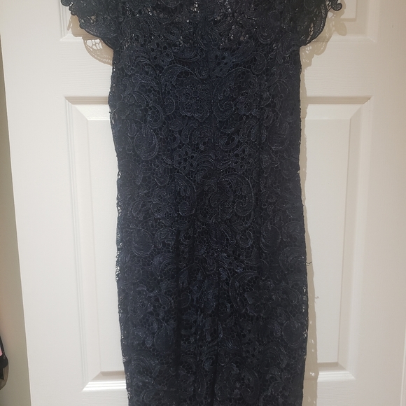 Lace Midi dress - Picture 5 of 6